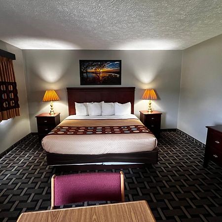 Sky Lodge Inn & Suites - Delavan Exterior foto